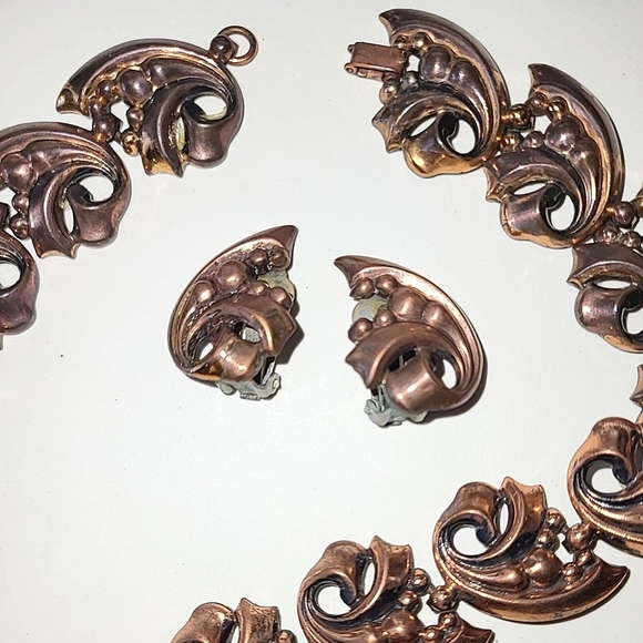 VINTAGE COPPER PARURE - NECKLACE, BRACELET, EARRINGS SET - Picture 2 of 12